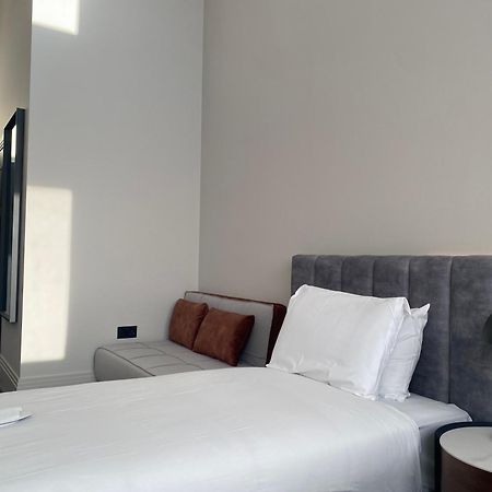 Vive Hotel Хейстингс Екстериор снимка