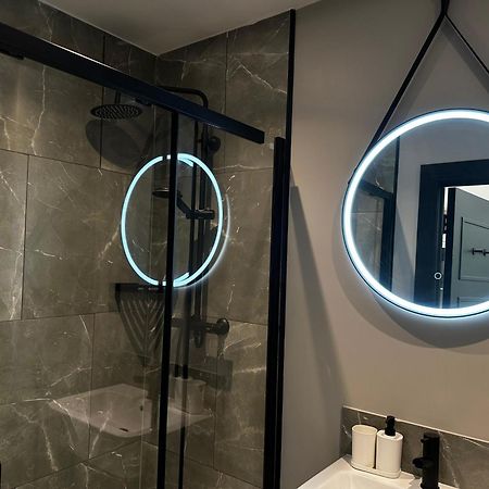 Vive Hotel Хейстингс Екстериор снимка