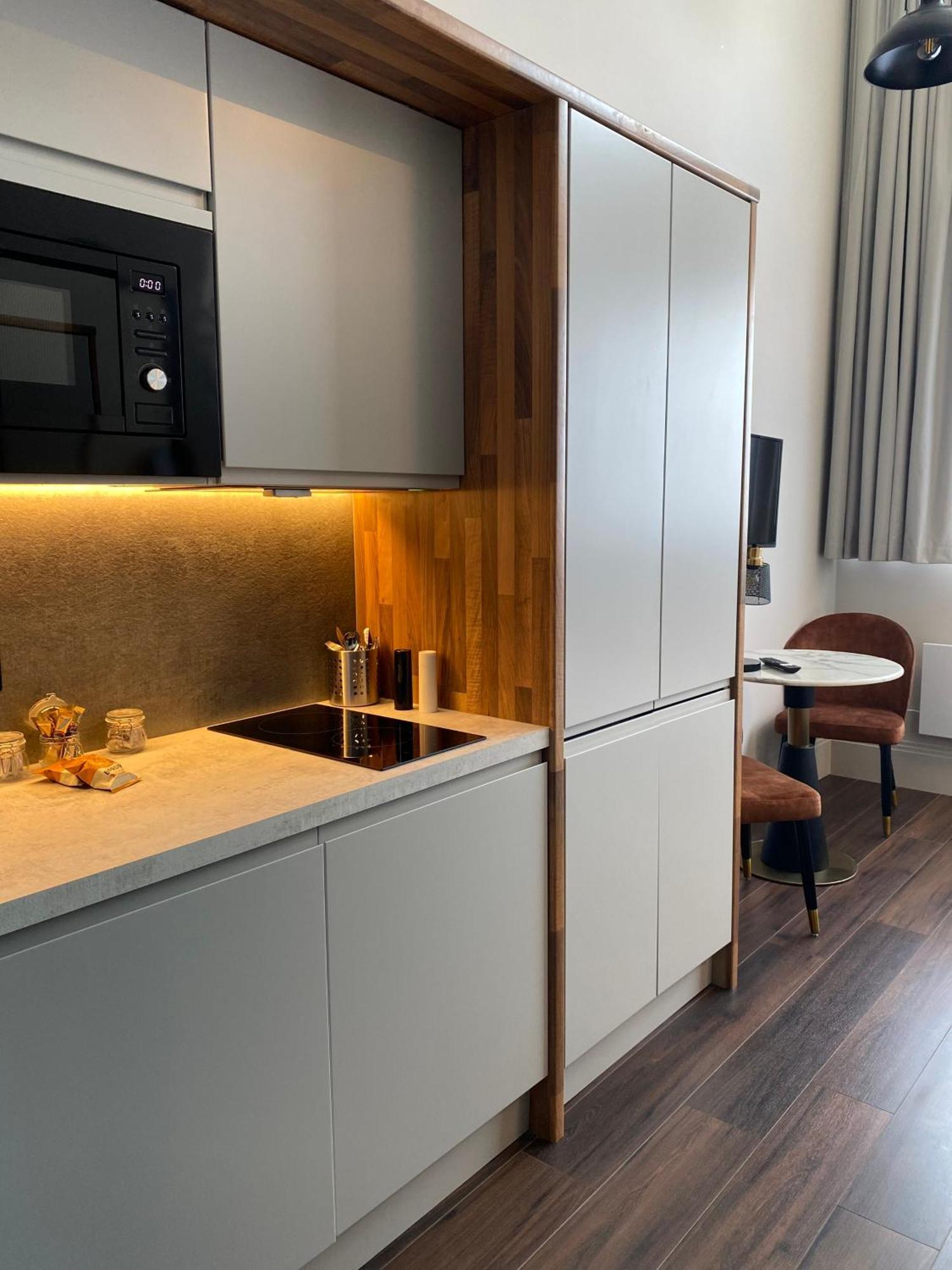 Vive Hotel Хейстингс Екстериор снимка