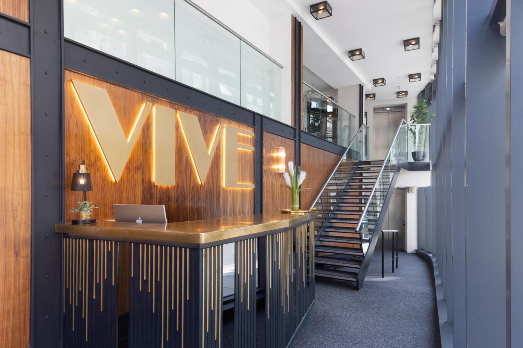 Vive Hotel Хейстингс Екстериор снимка